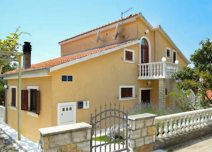 Mara-1 By Interhome Anic